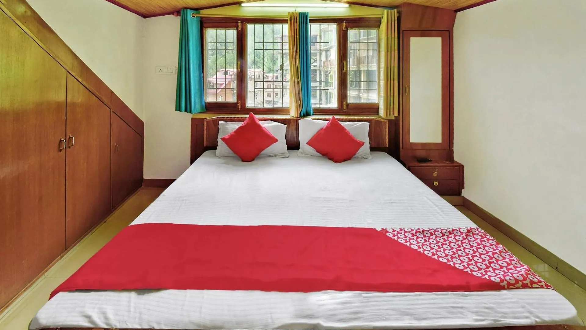 Hotel O Moksh Villa Shimla